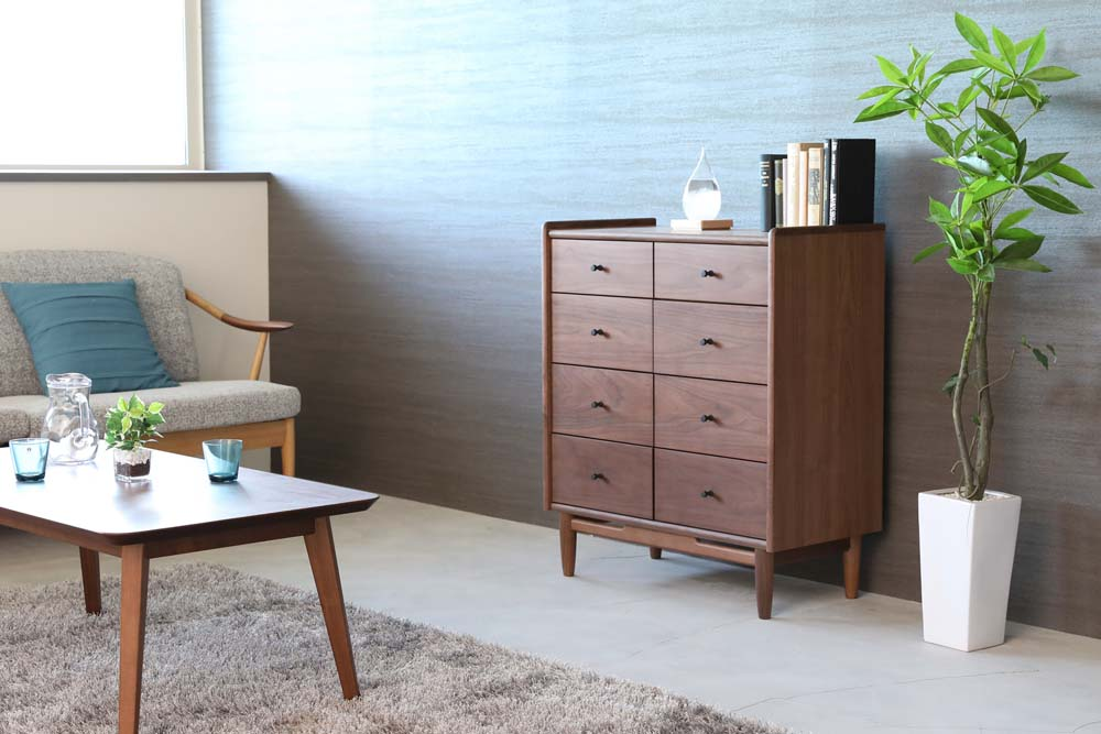 収納家具（チェスト・キャビネット）：見せる収納か隠す収納か