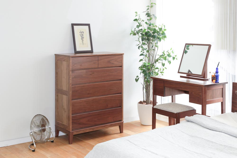 ウォールナットは経年変化でどう変わる?色の変化の目安から仕上げ別の違いまで解説!