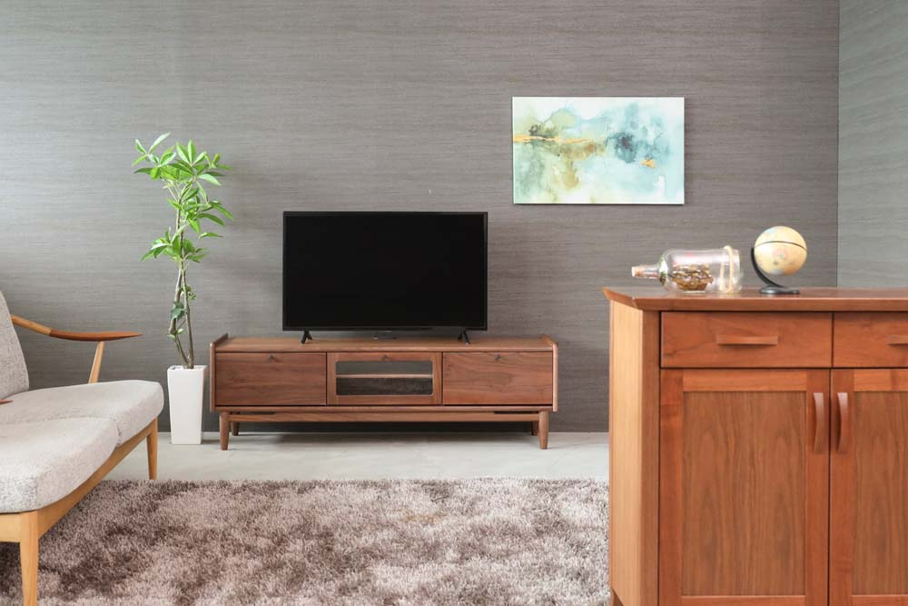 ウォールナット材テレビ台の魅力とは？高級感・耐久性・カスタマイズ性を徹底解説