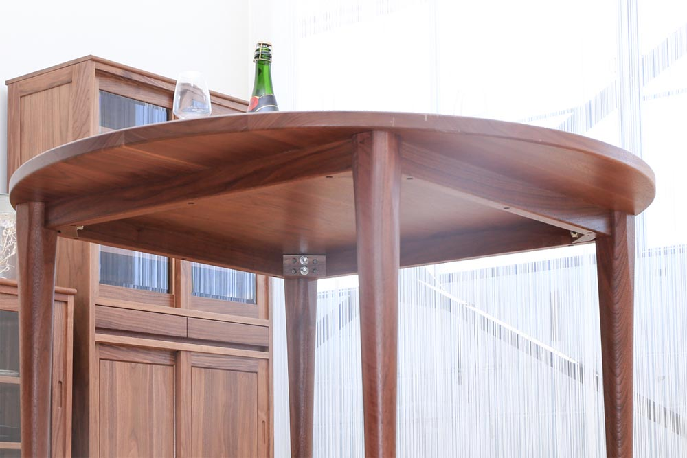 ウォールナット材のダイニングテーブルを選ぶ時に気をつけたいポイント