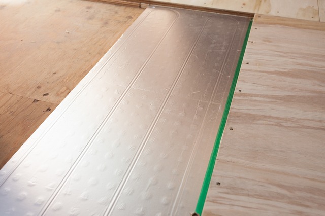 ウォールナット材の床を選ぶための検討要素