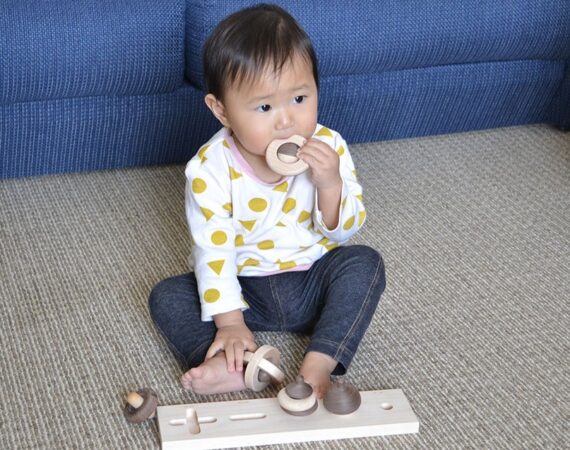 木育のための「木のおもちゃ」が0歳児の五感を育む理由|音や手触りの秘密